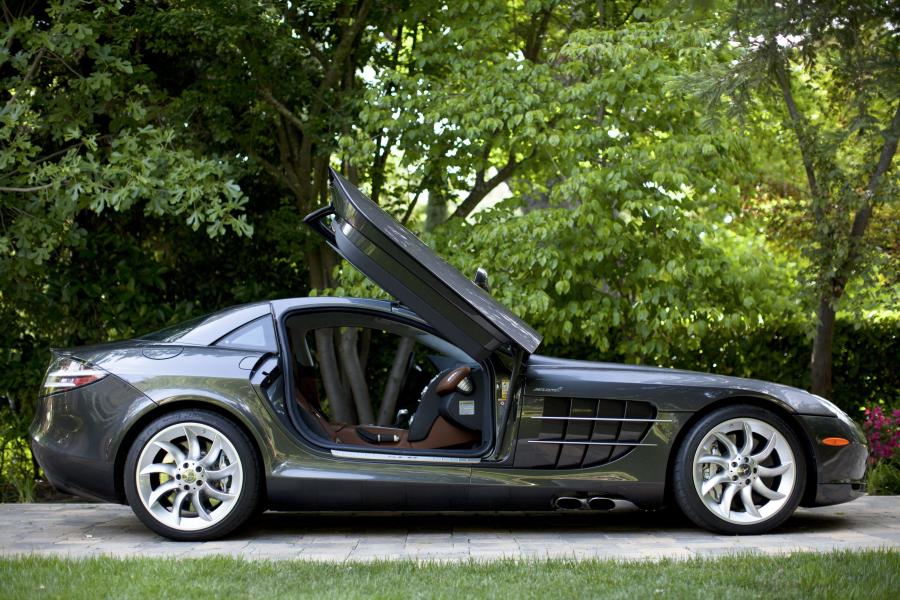  Mercedes-Benz SLR McLaren 2006 года  (фото 21 из 26)